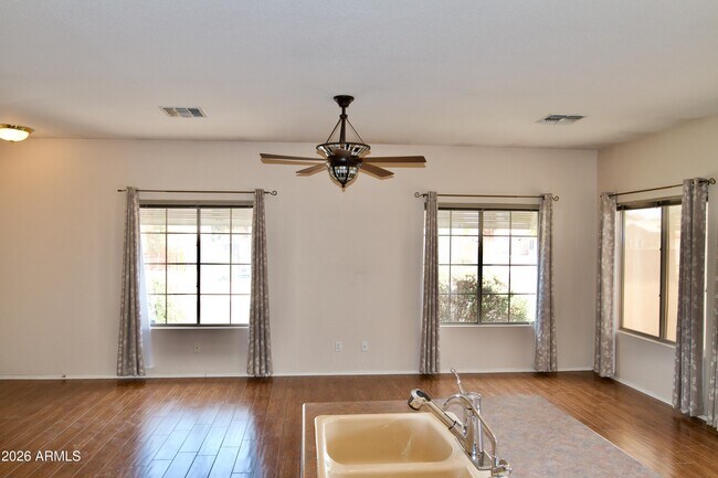 Building Photo - 6450 S Nash Way