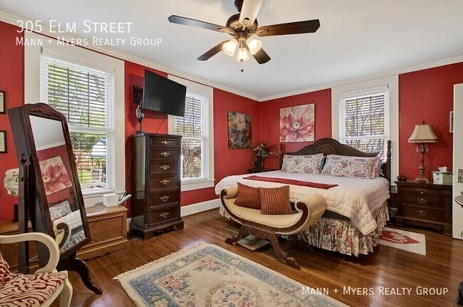 Building Photo - 305 Elm St