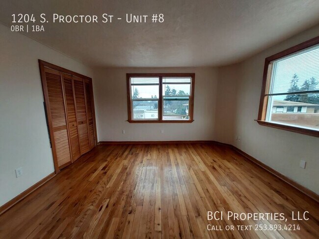 Building Photo - 1204 S Proctor St