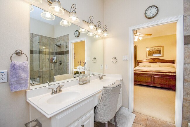 Building Photo - 1446 Sherwood Park Cir