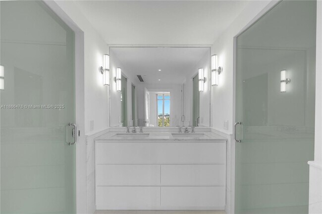 Building Photo - 3737 Collins Ave