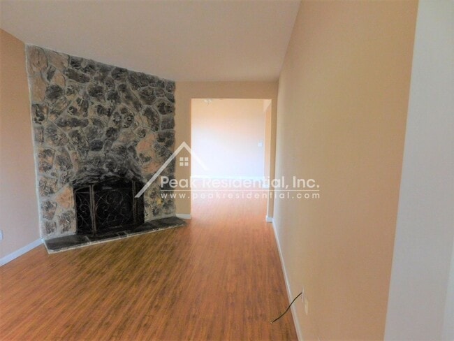 Building Photo - Updated 2bd/1ba North Highlands Duplex with Garage