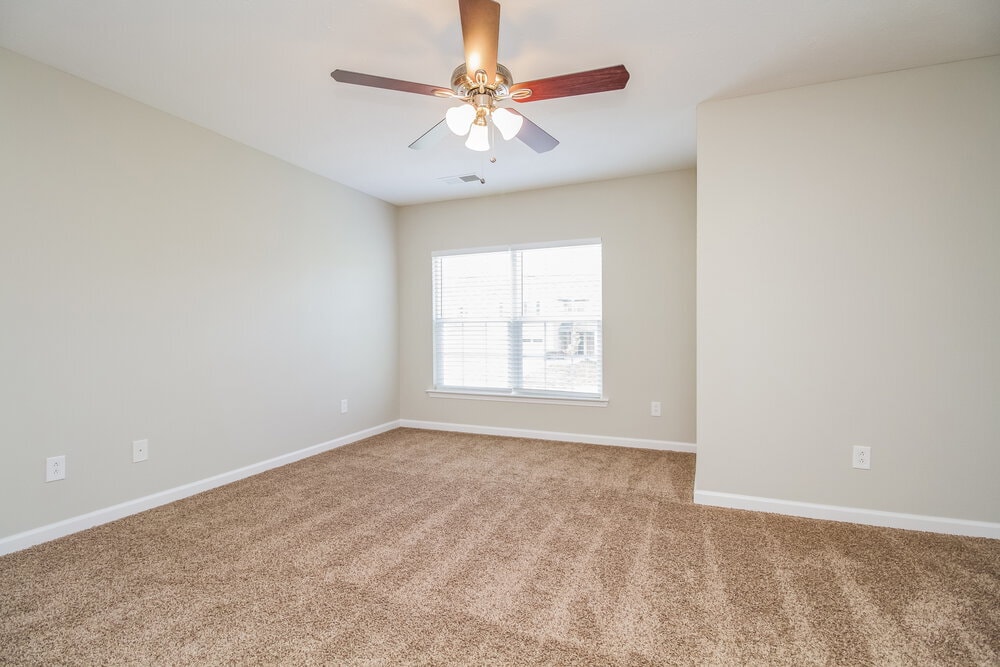 Building Photo - 159 Lyndhurst Dr