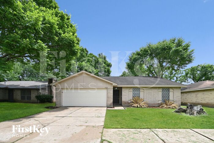 Primary Photo - 15823 Baybriar Dr