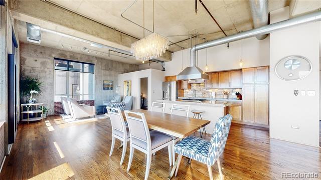 Building Photo - 2000 Little Raven St