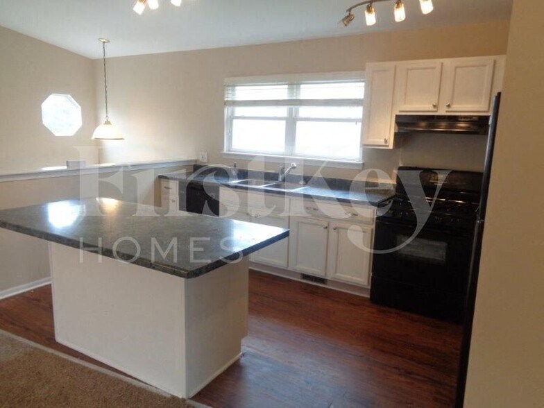 Building Photo - 1514 Goldenrod Terrace