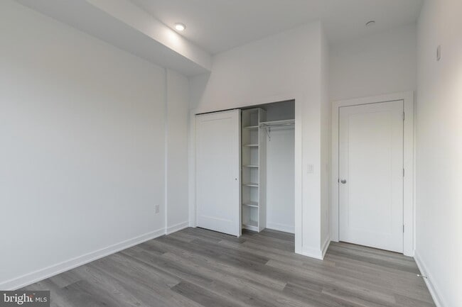 Building Photo - 710 N 16th St