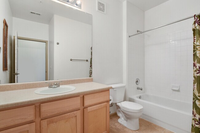 Building Photo - 1574 Olympia Cir