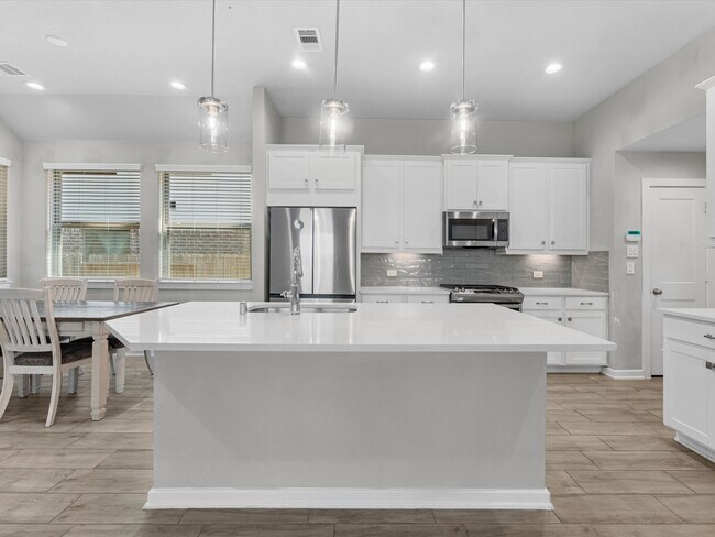 Building Photo - 731 Lacebark Elm Trl
