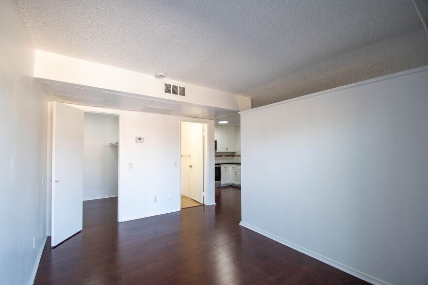 Building Photo - 13800 Sherman Way