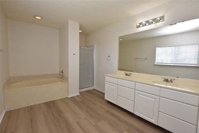Building Photo - 17701 Dansworth Dr