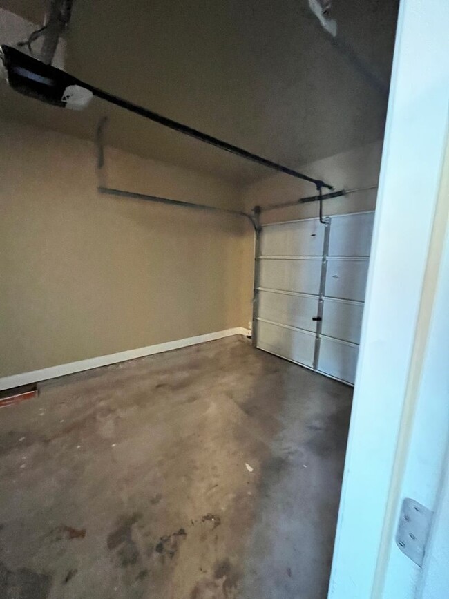 Building Photo - 105 Homonu Ct