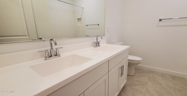 Building Photo - 7812 N 79th Dr