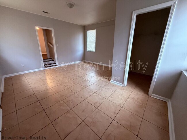 Building Photo - 1454 Delano Ave