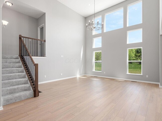 Building Photo - 37 Littondale Dr