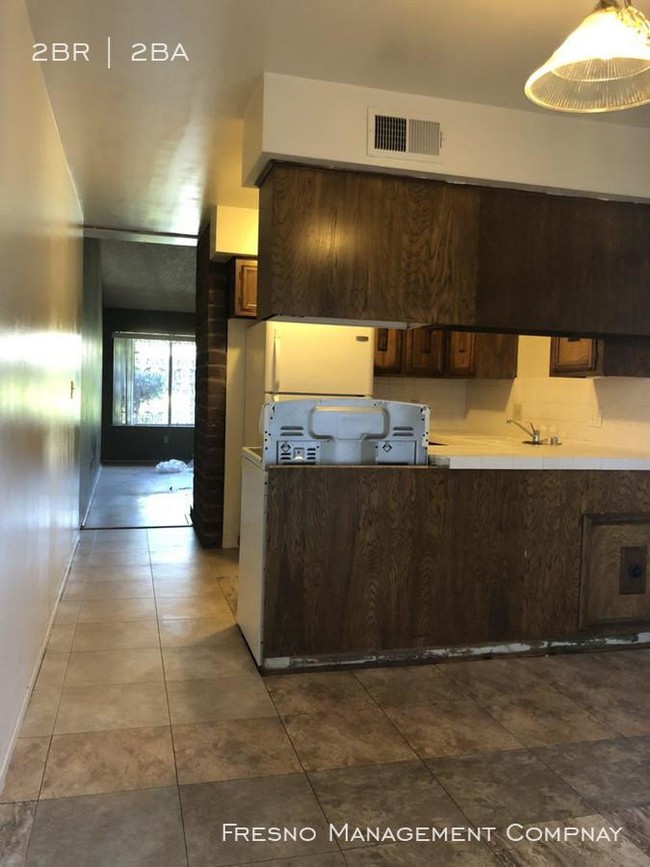 Building Photo - 2 bedroom in Fresno CA 93705