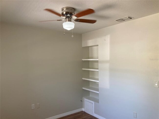 Building Photo - 2028 29th Ave N