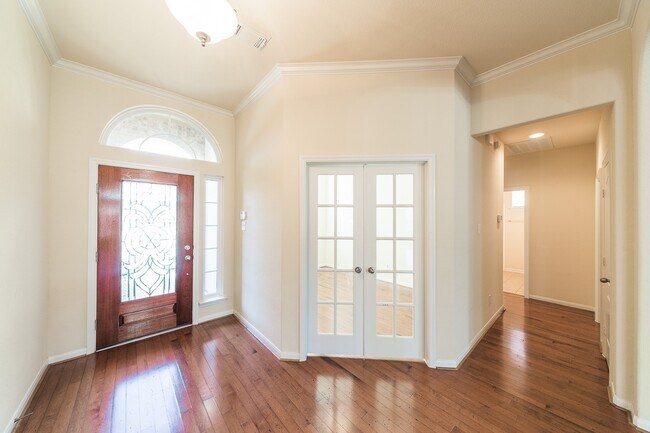Building Photo - 607 Overdell Dr