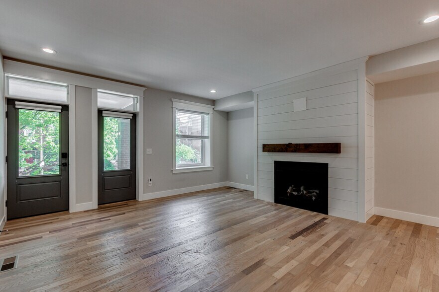 Building Photo - 4116 Flad Ave