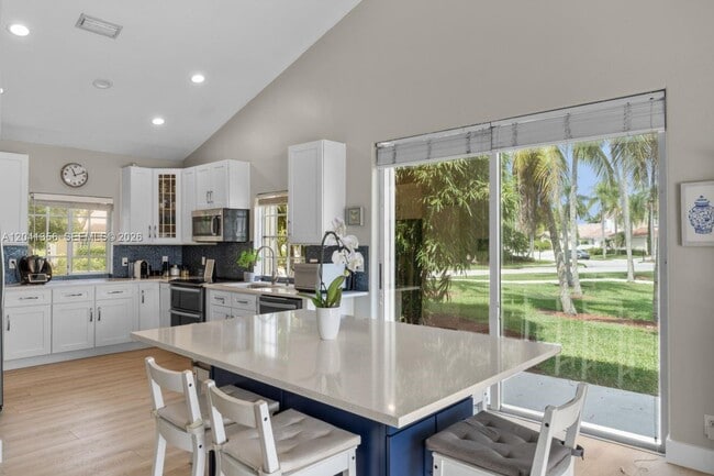 Building Photo - 1179 Laguna Springs Dr