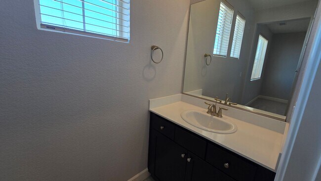 Building Photo - Beautiful two story Spanish springs home