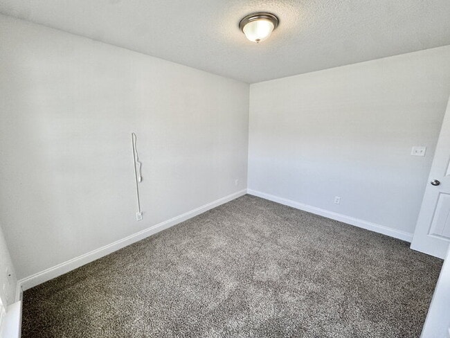 Building Photo - 8437 Grayce Dr