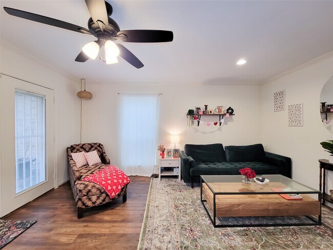 Building Photo - 2021 Winrock Blvd