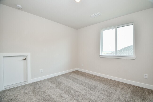Building Photo - 8710 Riverton Rdg Rd