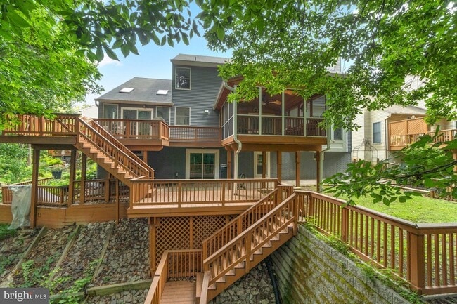 Building Photo - 6874 Caravan Ct
