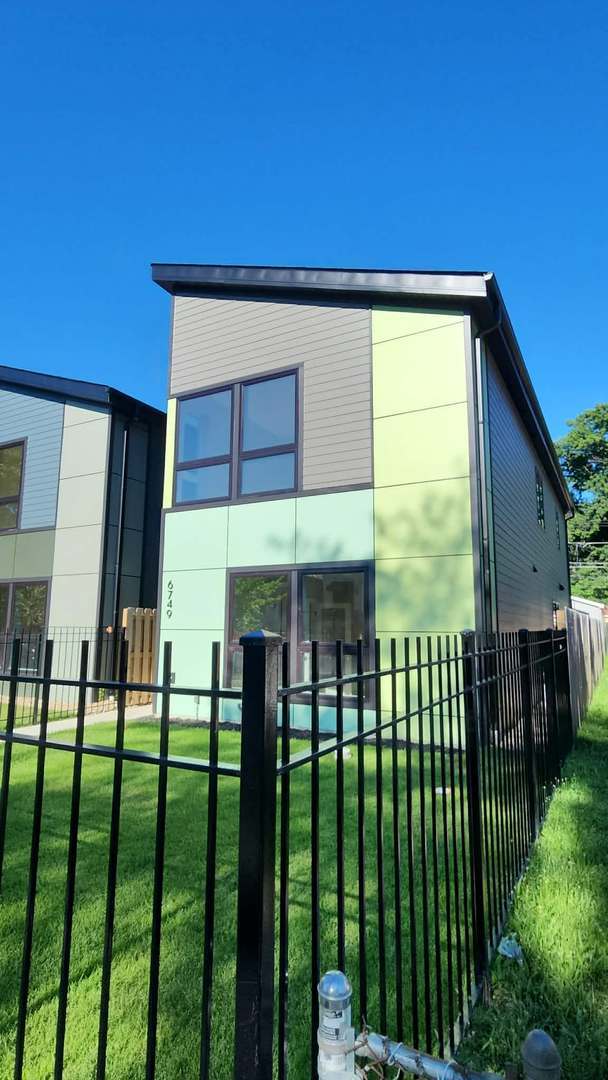 Building Photo - 6749 S Langley Ave