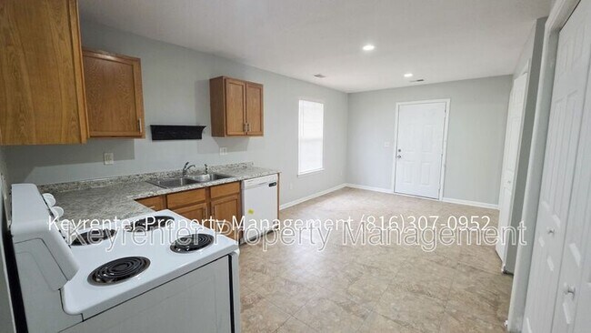 Building Photo - 5200 Olive St