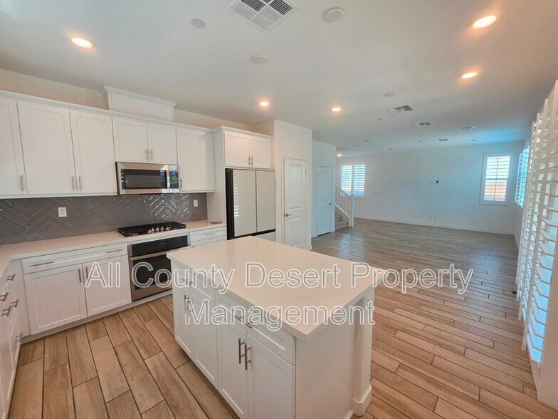 Building Photo - 73533 Granita Dr
