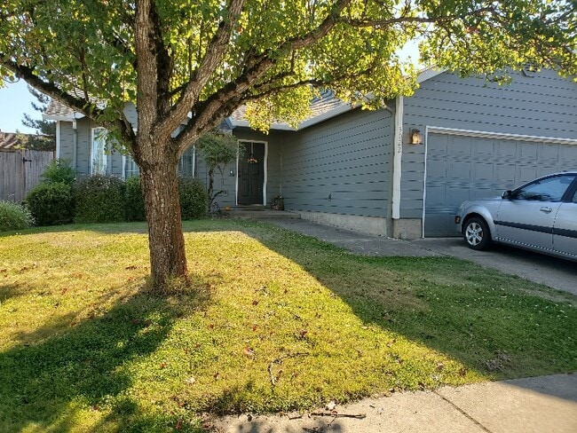 Building Photo - 3022 Mooreland Ave NE