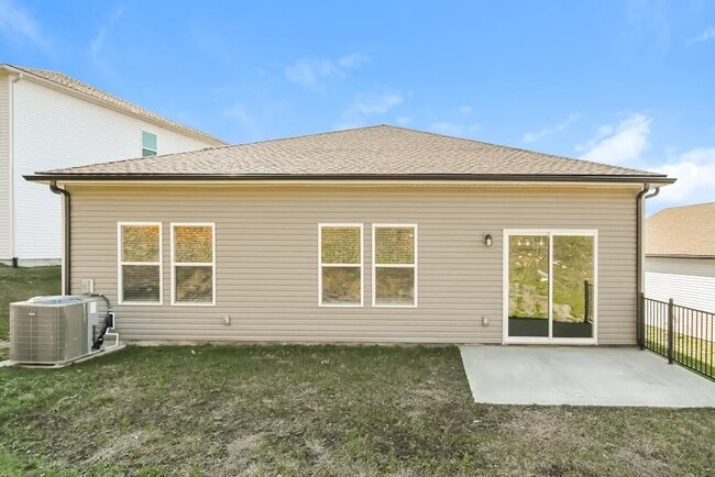 Building Photo - 1318 Bluffton Cir