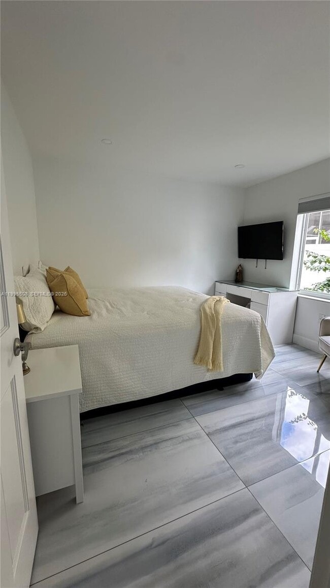 Building Photo - 13411 SW 17th Ct