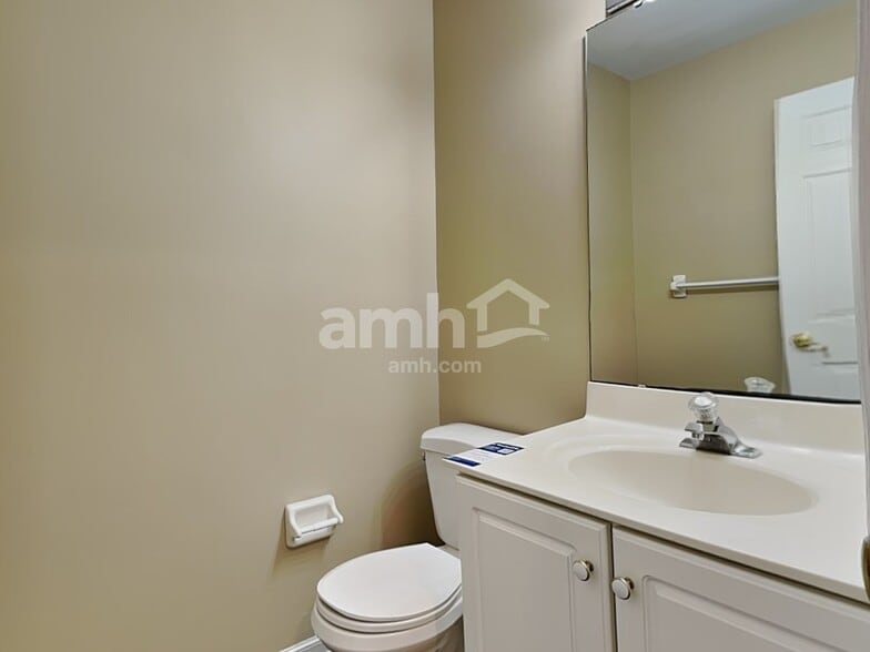 Building Photo - 10190 Meadowknoll Dr