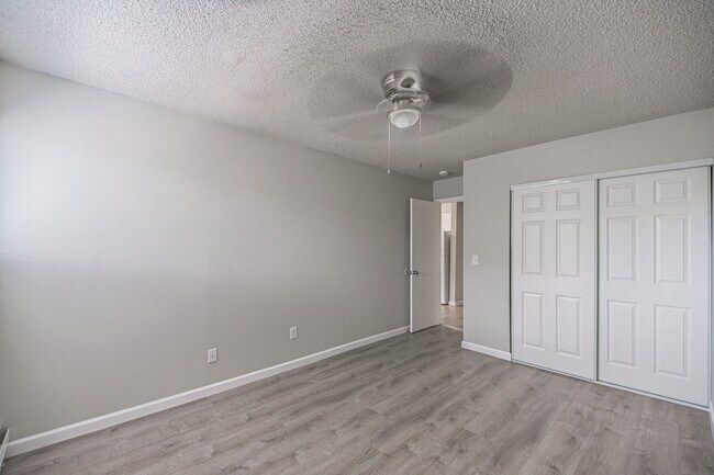 Building Photo - 3604 E Uintah St