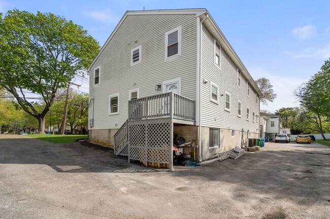 Building Photo - 29 Beaconwood Rd