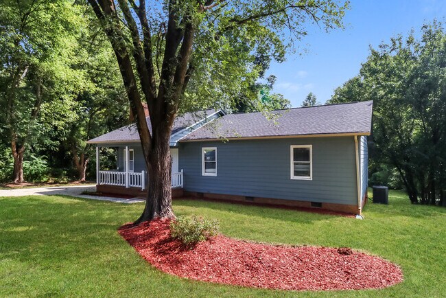 Building Photo - 504 Woodstream Dr
