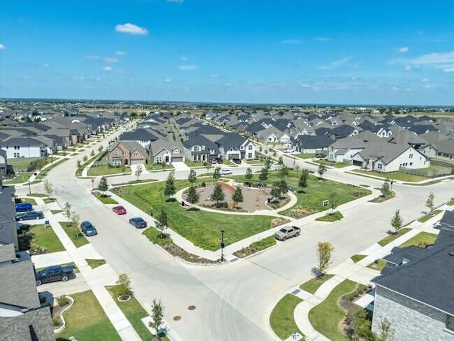 Building Photo - 2240 Lazy Dog Ln