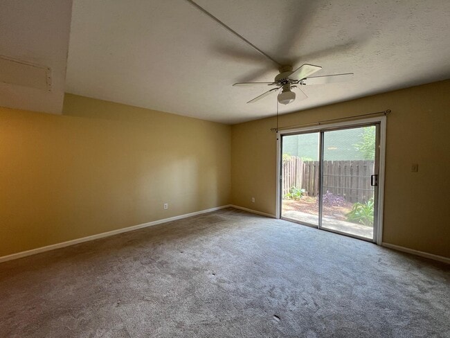 Building Photo - 1625 Centerville Rd