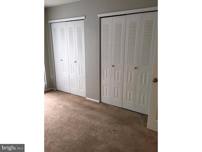 Building Photo - 14 Versailles Ct