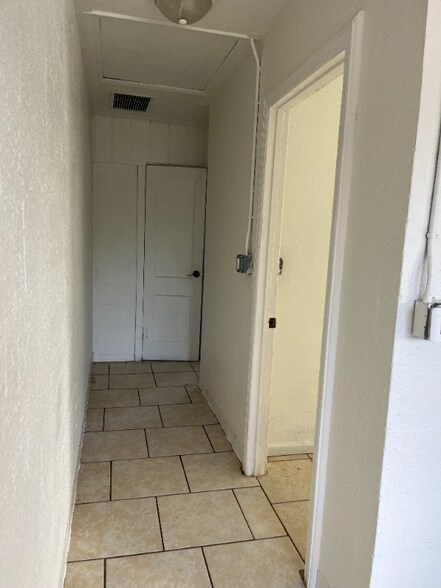 Building Photo - 1318 SE 7th Ave