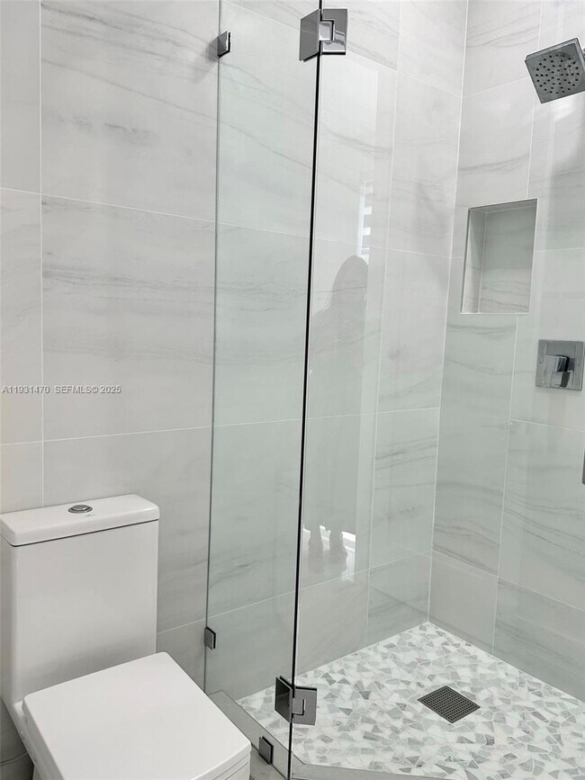 Building Photo - 6414 NW 104th Ct