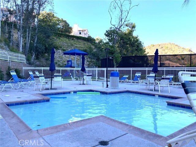 Building Photo - 1000 Calle Allegre