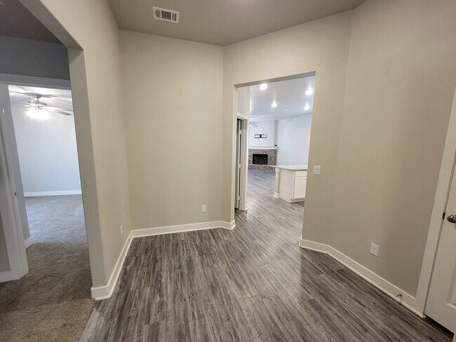 Building Photo - 3316 Viola Ave