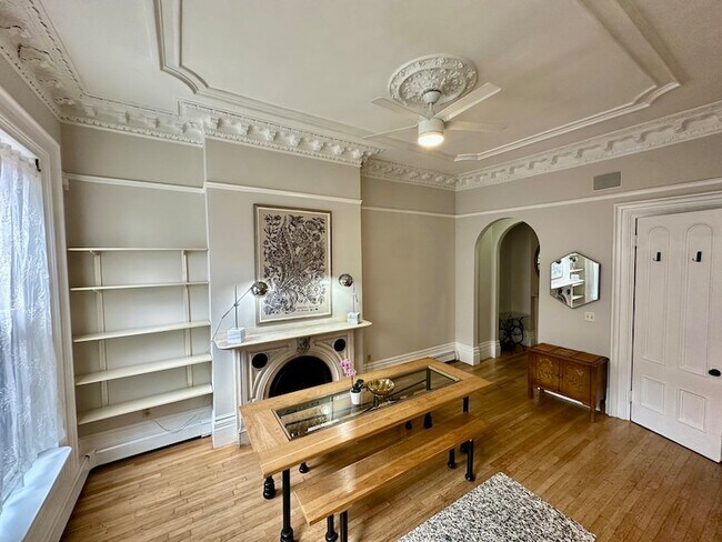 Building Photo - 36 Upton St