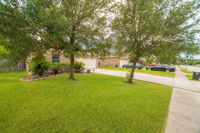 Building Photo - 25531 Forest Springs Lake