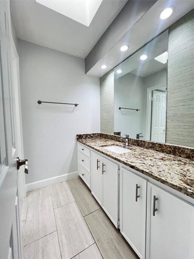 Building Photo - 6726 Saffron Hills Dr
