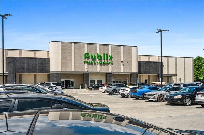 Building Photo - 958 Crew St SW